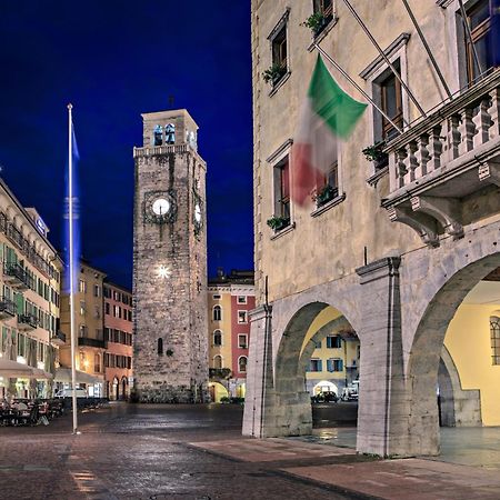 Appartamento Centro Storico Riva - Happy Rentals Buitenkant foto